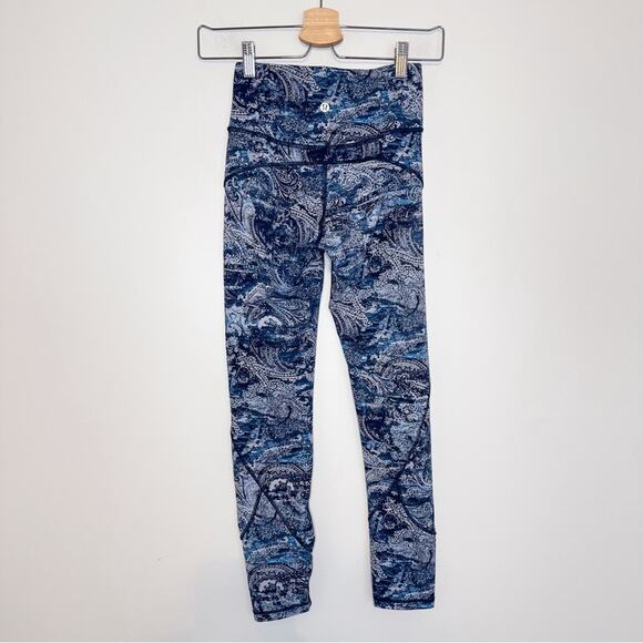 Lululemon In Movement 7/8 Tight *Everlux 25"
Paisley Glaze Multi - Picture 6 of 7